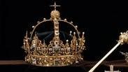 שבדיה גנבו את הכתרים של המלך והמלכה וברחו בסירת מנוע