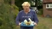 בריטניה שר החוץ לשעבר בוריס ג'ונסון נשים בורקה מציע תה