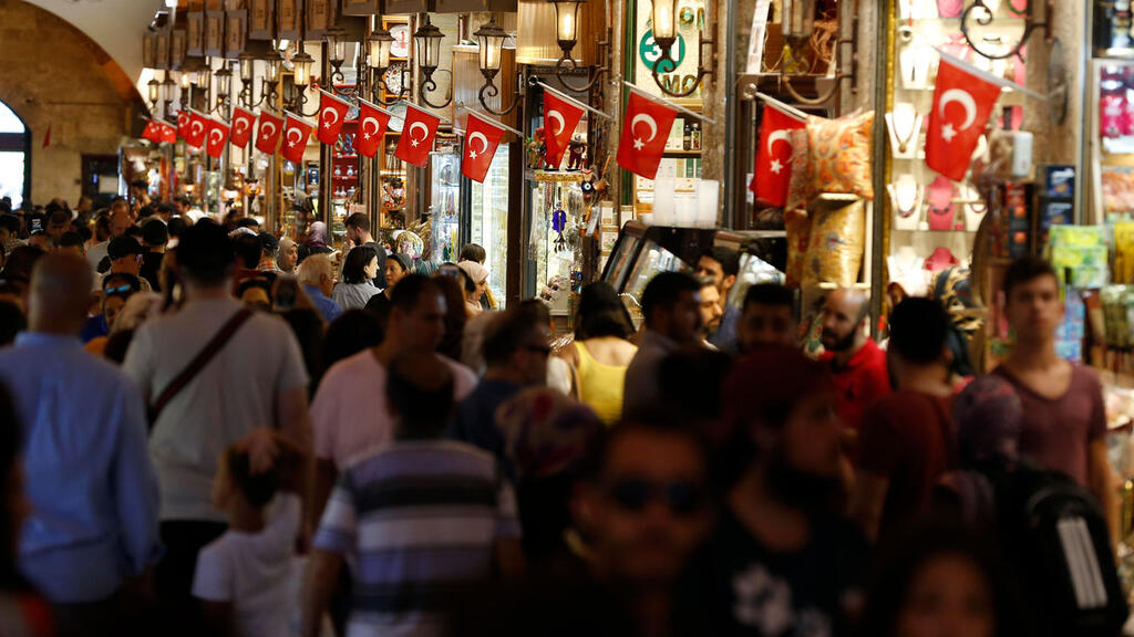 טורקיה תיירות בצל קריסת הלירה הטורקית