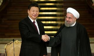 נשיא איראן חסן רוחאני עם נשיא סין שי ג'ינפינג ב 2016 
