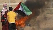 פלסטינים מתעמתים עם כוחות צה"ל במסגרת ההפגנות השבועיות על הגדר ברצועת עזה