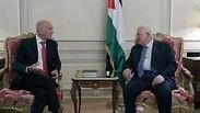 ראש ממשלת ישראל לשעבר נפגש בפריז עם מחמוד עבאס (אבו מאזן)