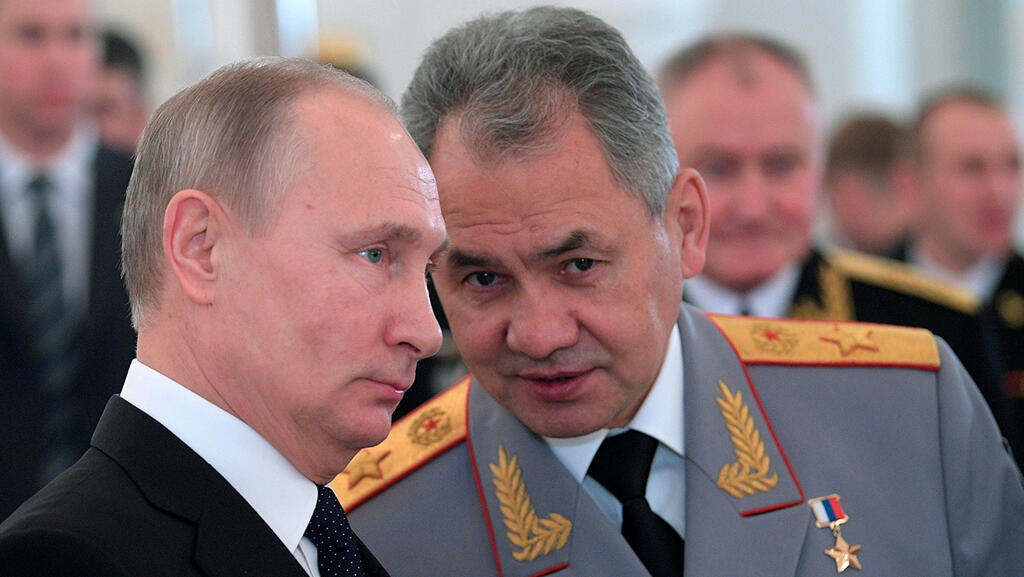 Шойгу и Путин (Фото: AP) ולדימיר פוטין עם סרגיי שויגו שר ההגנה רוסיה