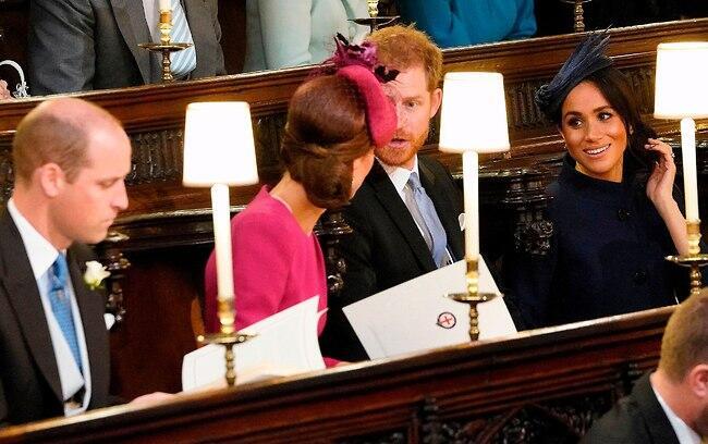 האורחים החשובים באמת: מייגן מרקל, הנסיך הארי, קייט מידלטון והנסיך וויליאם כבר יושבים כמו ילדים טובים