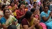 הודו מקדש חוסמים כניסה ל נשים פמיניזם פמיניסטיות