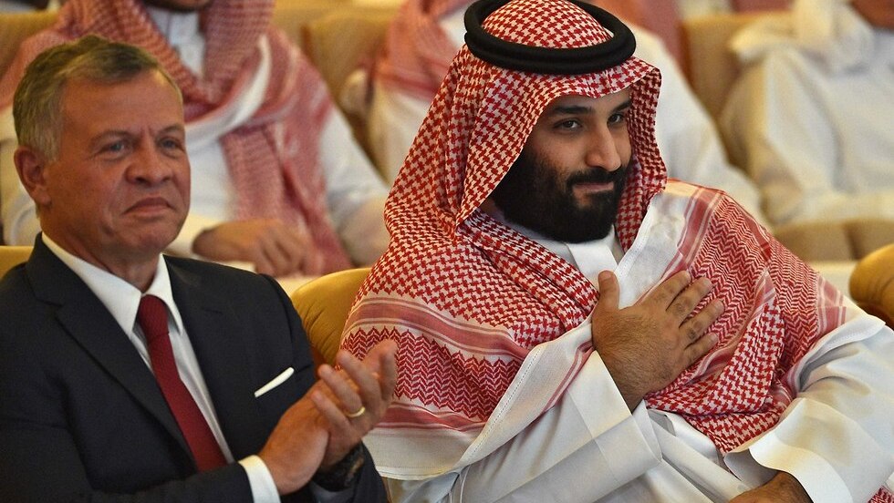 יורש העצר של סעודיה מוחמד בן סלמאן עם עבדאללה מלך ירדן ב ועידה להשקעות בינלאומיות ריאד