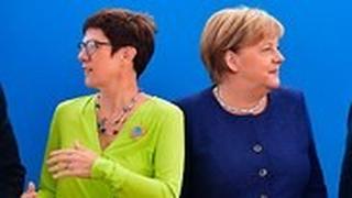 גרמניה פרישת אנגלה מרקל מראשות מפלגתה היורשת המועדפת עליה אנגרט קאמפ-קרנבאואר