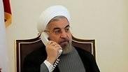 נשיא איראן חסן רוחאני מדבר ב טלפון