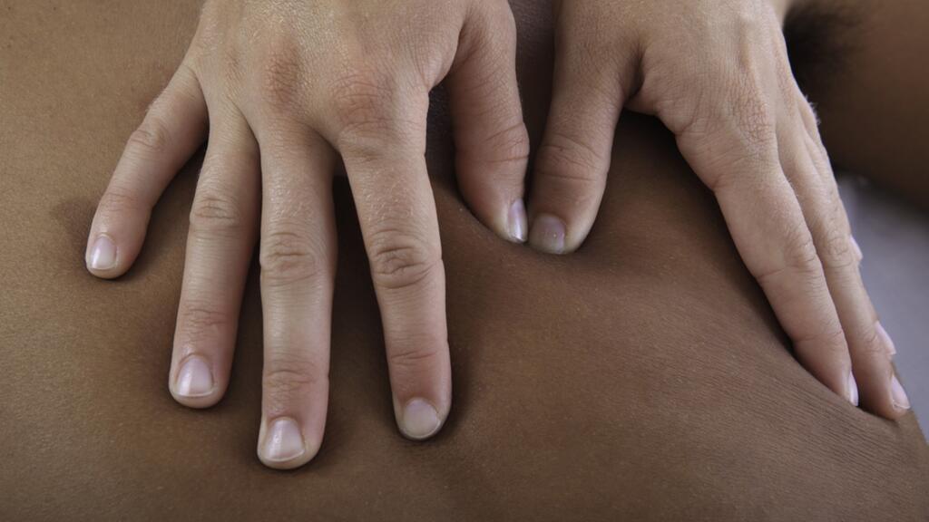 Массаж, иллюстрация (Фото: shutterstock) רפואה משלימה