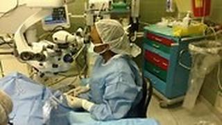 ד"ר אלינור נצ' בהתמחות שלה בבית החולים הדסה