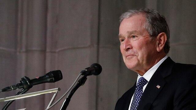 נשיא ארה"ב לשעבר, ג'ורג' בוש. לא התלהב מהיוזמה של פליס 