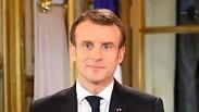 נשיא צרפת עמנואל מקרון בהצהרה תקשורתית ראשונה מאז מחאת הוסטים הצהובים על יוקר המחיה בצרפת