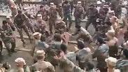 חיילים מ הודו ו סין רוקדים יחד שנה אחרי העימות בין הצבאות התווסף לקטגוריית חדשות