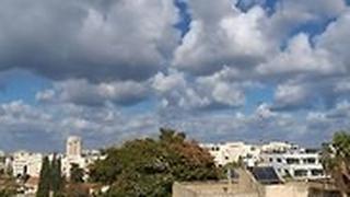 עננים בתל אביב