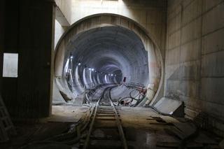 תחנת הרכבת הקלה ע"ש עפרה חזה ברחוב אלנבי תל אביב