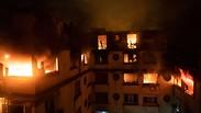 שריפה ב בניין מגורים ב פריז צרפת