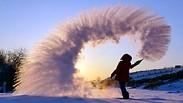 חורף אורל סיביר רוסיה אתגר ה קור מים רותחים הופכים ל קרח