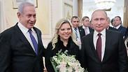 ראש הממשלה בנימין נתניהו ורעייתו עם נשיא רוסיה ולדימיר פוטין במוסקבה