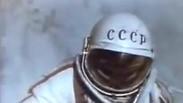 מתוך סרטון סובייטי שתיעד את הליכת החלל