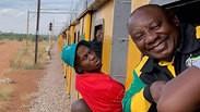 נשיא דרום אפריקה סיריל רמפוזה נתקע ב רכבת
