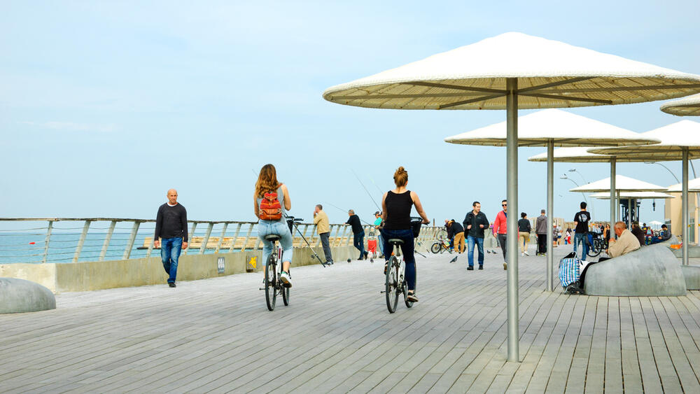 Порт в Тель-Авиве (Фото: shutterstock) נמל תל אביב