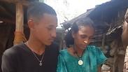נביו אבבה ואחותו נגסט בכפר באתיופיה