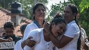 הלוויה הרוגים פיצוץ פיגוע ב קולומבו סרי לנקה
