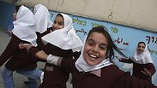 תלמידות של הקהילה היהודית באיראן