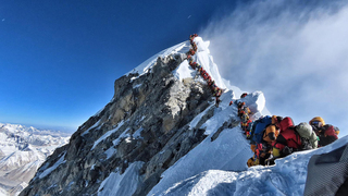 אוורסט פקק בדרך לפסגה הרוגים נפאל