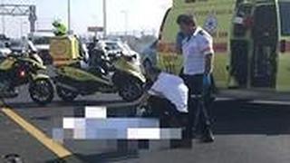 רוכב אופנוע שנפגע מרכב בכביש 20