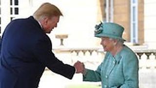 דונלד טראמפעם מלכת אנגליה אליזבת ארמון בקינגהאם בריטניה