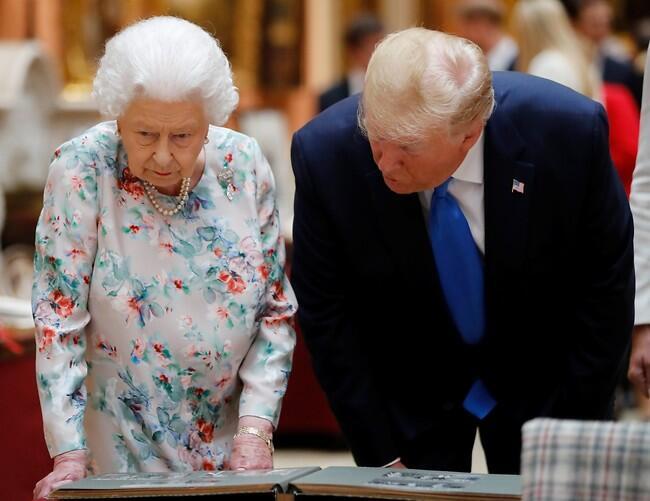 "זו אני בגיל 16". טראמפ והמלכה אליזבת