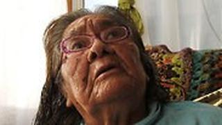 כריסטינה קלדרון קשישה מ צ'ילה האדם האחרון בעולם שמדבר את השפה של שבט ה יגאן 