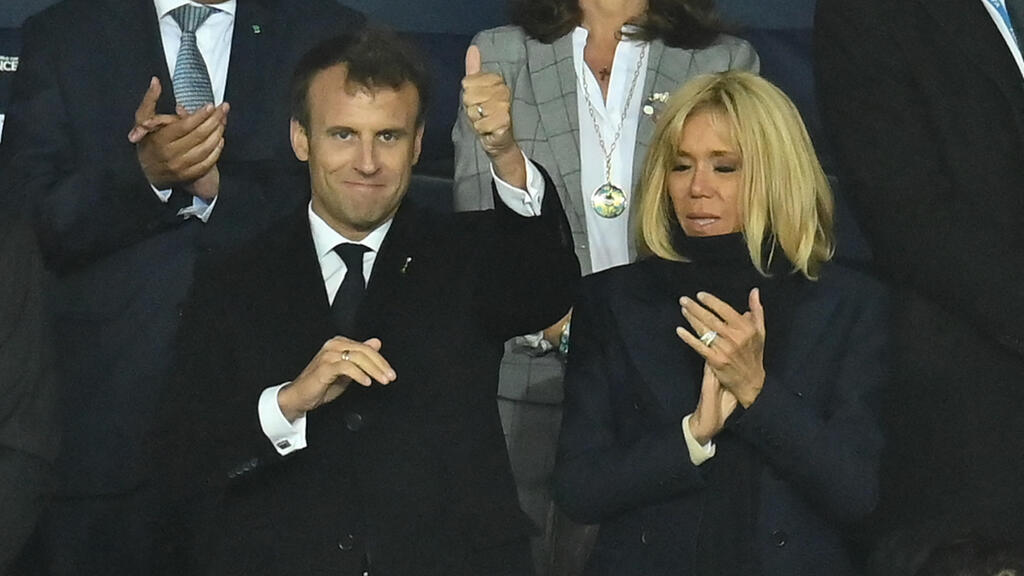נשיא צרפת עמנואל מקרון ואשתו בריג'יט