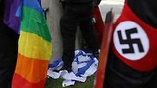 דטרויט מישיגן ארצות הברית מצעד גאווה ניאו נאצים גזענות היטלר צלב קרס קהילה ה גאה להט"ב הומו לסבי