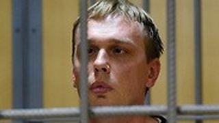 רוסיה איוואן גולונוב עיתונאי חוקר נעצר לכאורה בגלל סמים