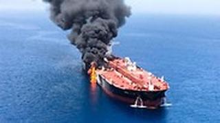 איראן מפרץ עומאן מכליות נפט מכלית נורבגית התקפה פיצוץ עולה באש