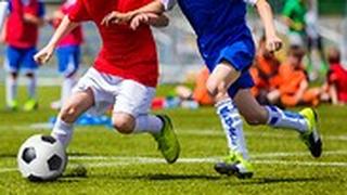 כמה עולה לגדל כדורגלן?