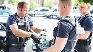 גרמניה משטרה החרמת בירה פסטיבל ניאו נאצי נאצים