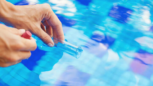 Бассейн (Фото: shutterstock) Бассейн