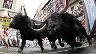 ספרד פסטיבל סן פרמין שוורים ריצה