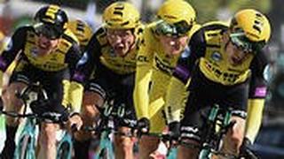 מייק טוניסן עם הקבוצה