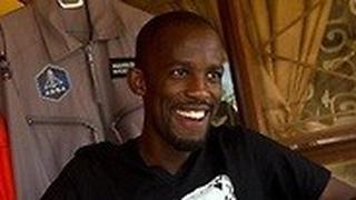 אפריקה מנדלה מסקו די ג'יי היה אמור להיות אפריקני שחור ראשון בחלל נהרג תאונה