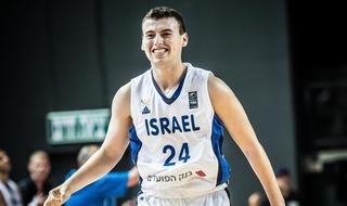 עידן אלבר חוגג