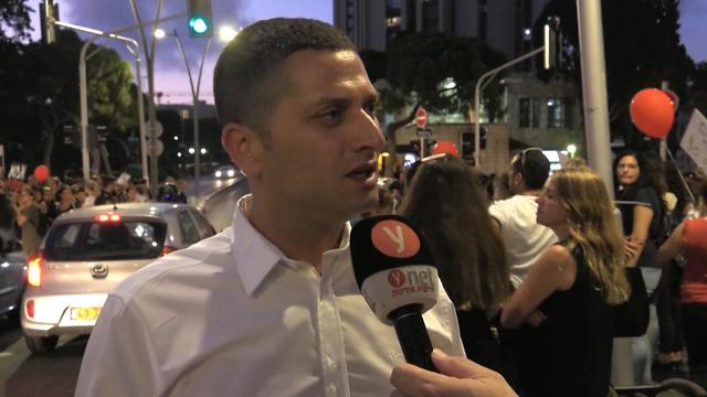  ראש עיריית נשרף רועי לוי, בהפגנת ההורים נגד התעללות בגיל הרך במרכז הכרמל בחיפה