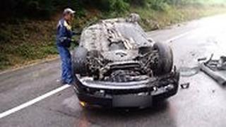 מכוניתו ההפוכה של קוזמיץ' אחרי התאונה