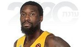 אותלו האנטר מוצג במדי מכבי תל אביב