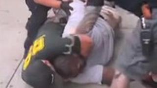 שוטר הורג ב חניקה את אריק גרנר ב 2014 ארה"ב אלימות נגד שחורים שחור