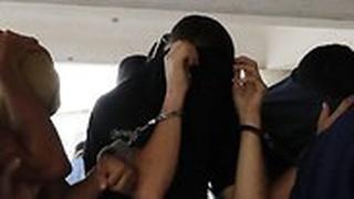 הצעירים החשודים באונס מובאים להארכת מעצר בבית המשפט המקומי באיה נאפה