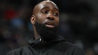 קווינסי אייסי בפעולה